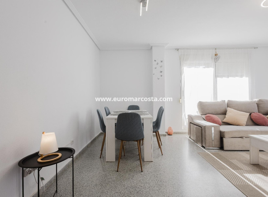 Sale - Apartment / flat - San Miguel de Salinas