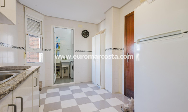 Sale - Apartment / flat - San Miguel de Salinas