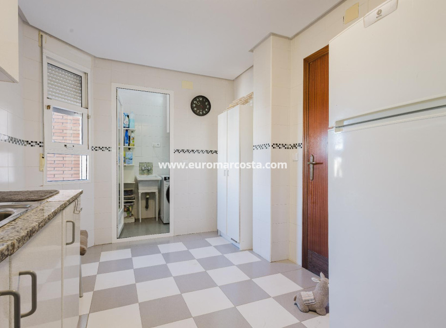 Sale - Apartment / flat - San Miguel de Salinas