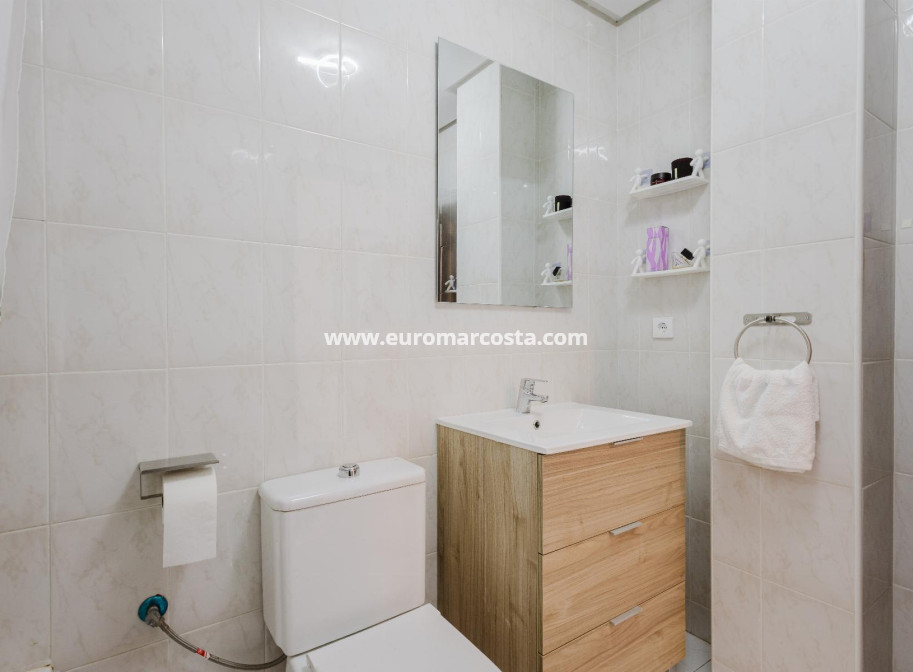 Sale - Apartment / flat - San Miguel de Salinas