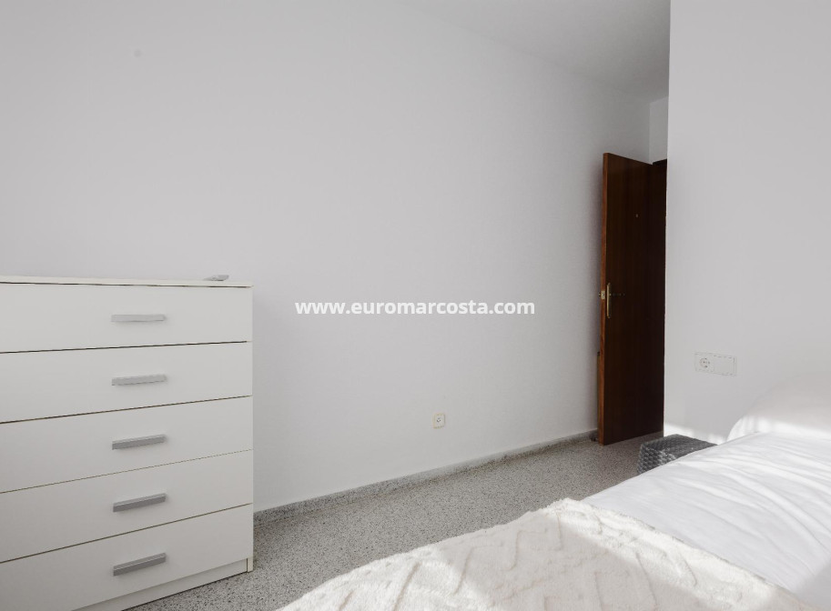 Sale - Apartment / flat - San Miguel de Salinas