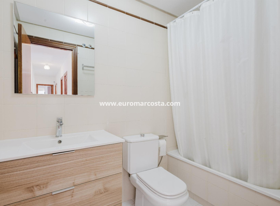 Sale - Apartment / flat - San Miguel de Salinas