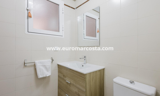 Sale - Apartment / flat - San Miguel de Salinas