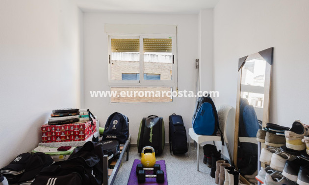 Sale - Apartment / flat - San Miguel de Salinas