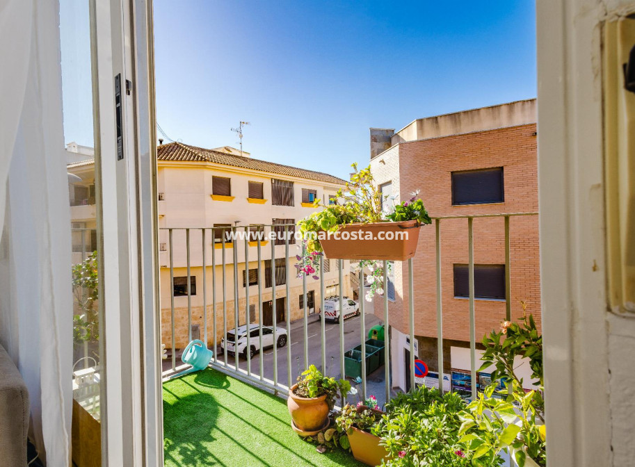 Sale - Apartment / flat - San Miguel de Salinas