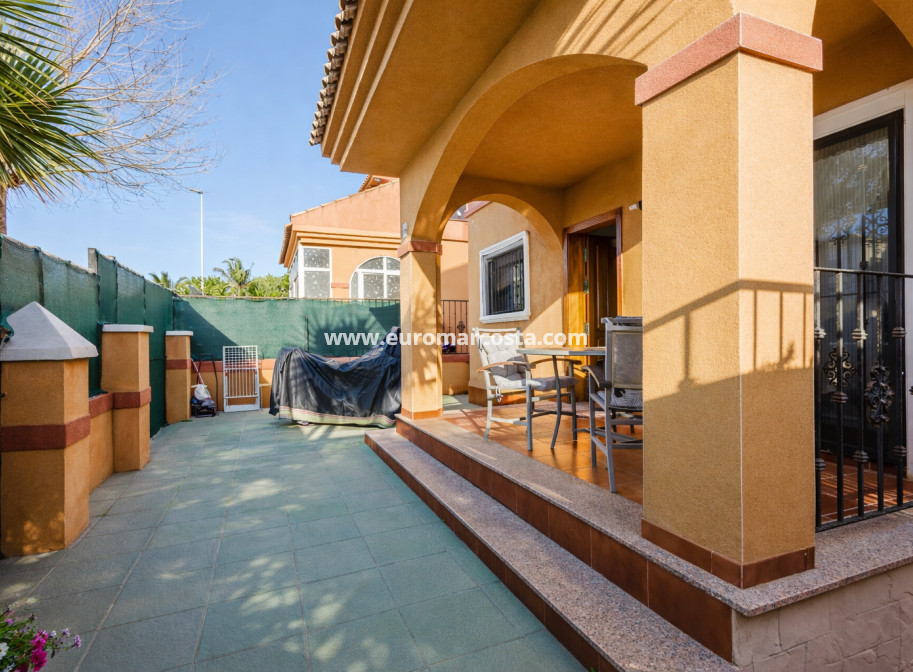 Objekte zum Wiederverkauf - Haus - Torrevieja - TORREVIEJA