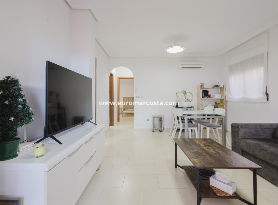 Objekte zum Wiederverkauf - Haus - Torrevieja - TORREVIEJA