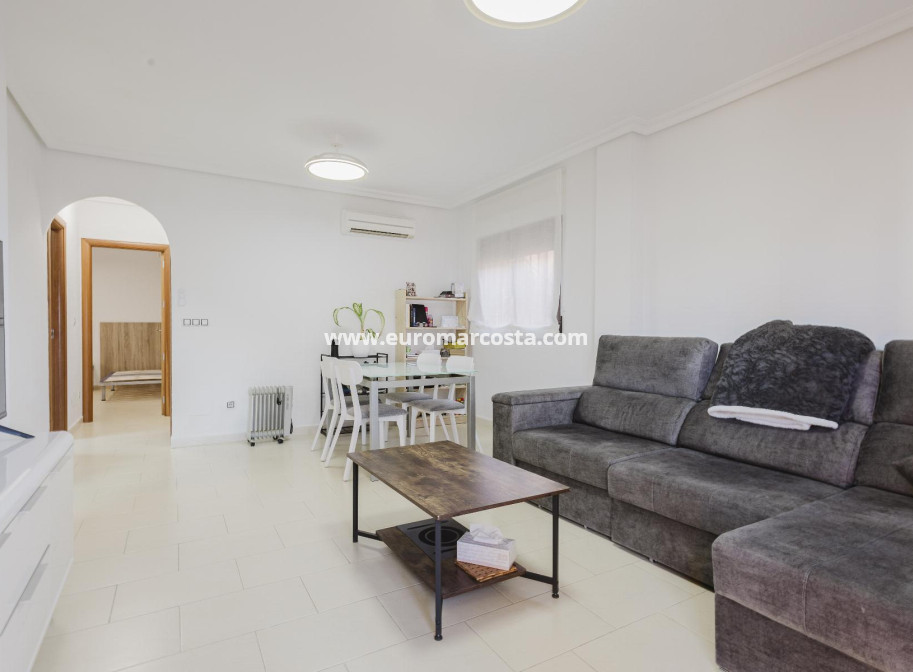 Objekte zum Wiederverkauf - Haus - Torrevieja - TORREVIEJA