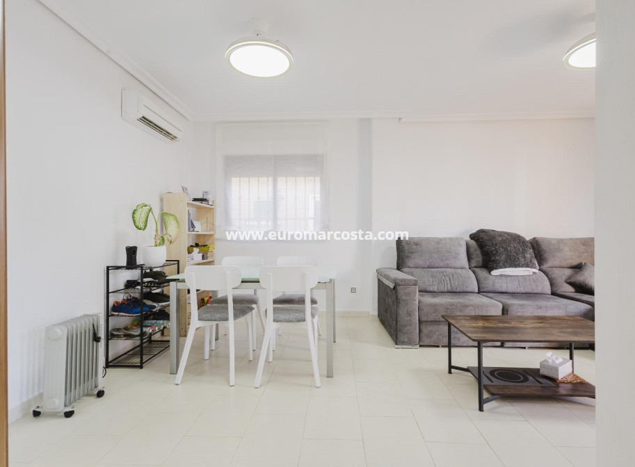 Objekte zum Wiederverkauf - Haus - Torrevieja - TORREVIEJA