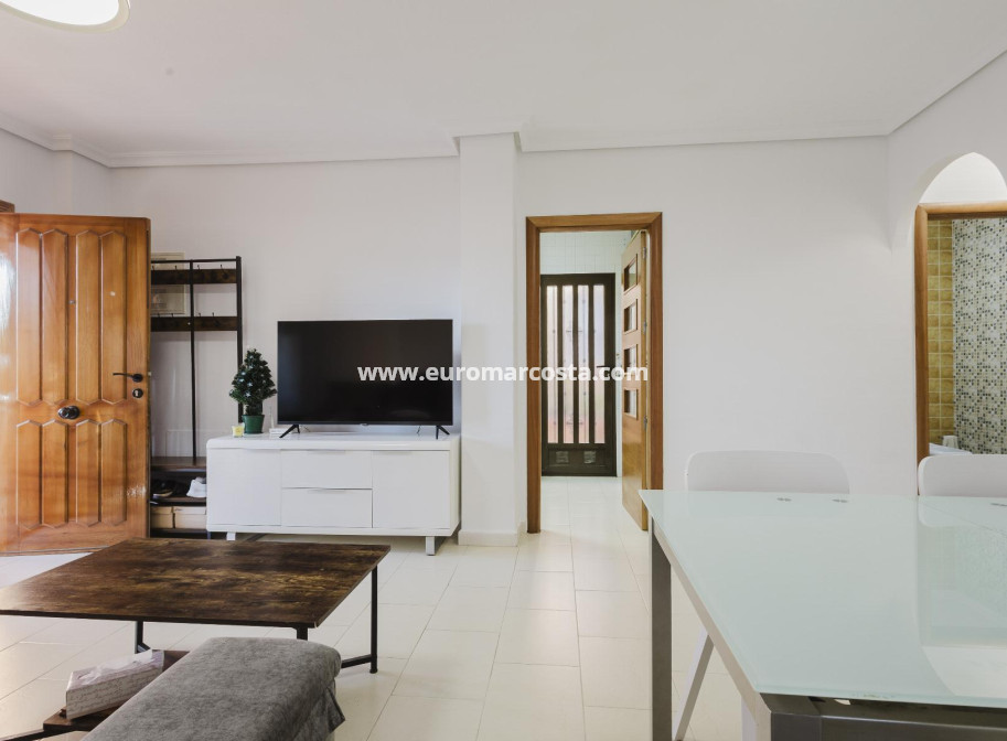 Objekte zum Wiederverkauf - Haus - Torrevieja - TORREVIEJA