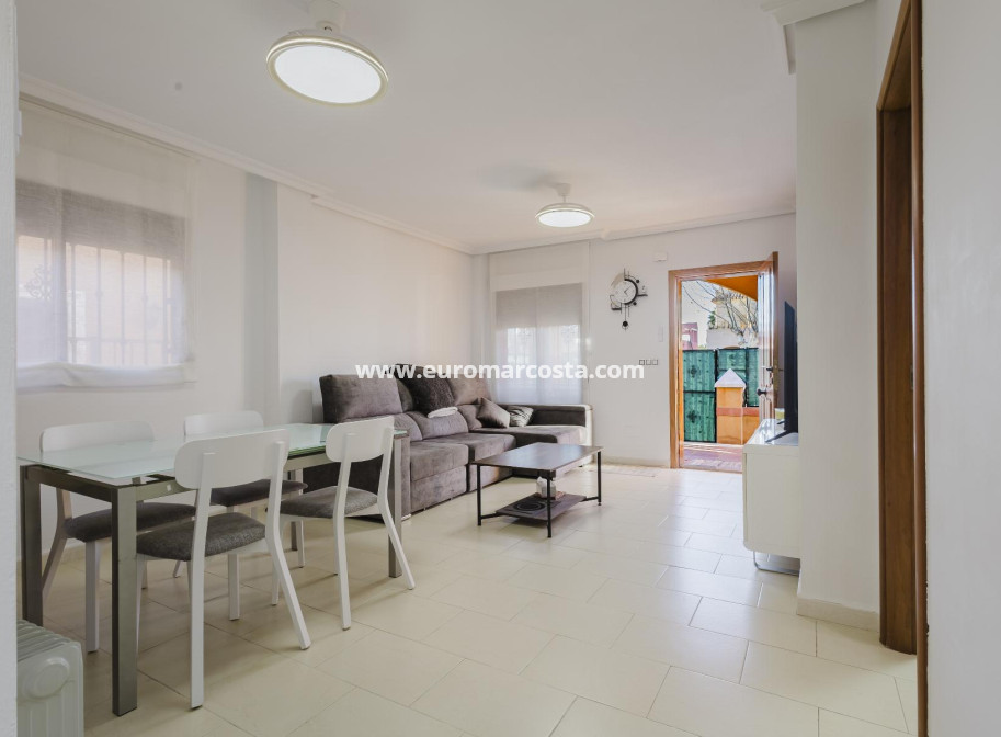 Objekte zum Wiederverkauf - Haus - Torrevieja - TORREVIEJA