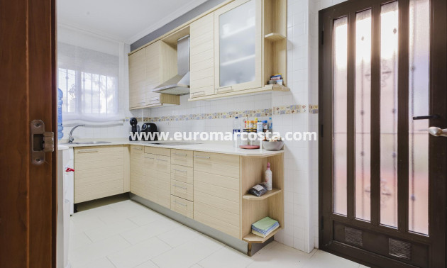 Objekte zum Wiederverkauf - Haus - Torrevieja - TORREVIEJA