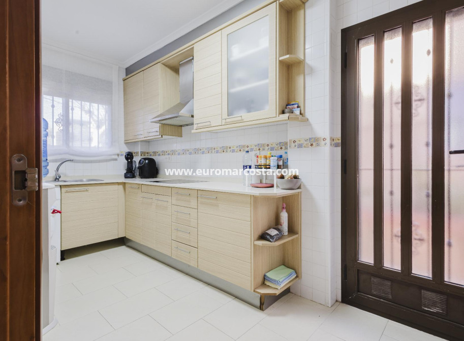 Objekte zum Wiederverkauf - Haus - Torrevieja - TORREVIEJA