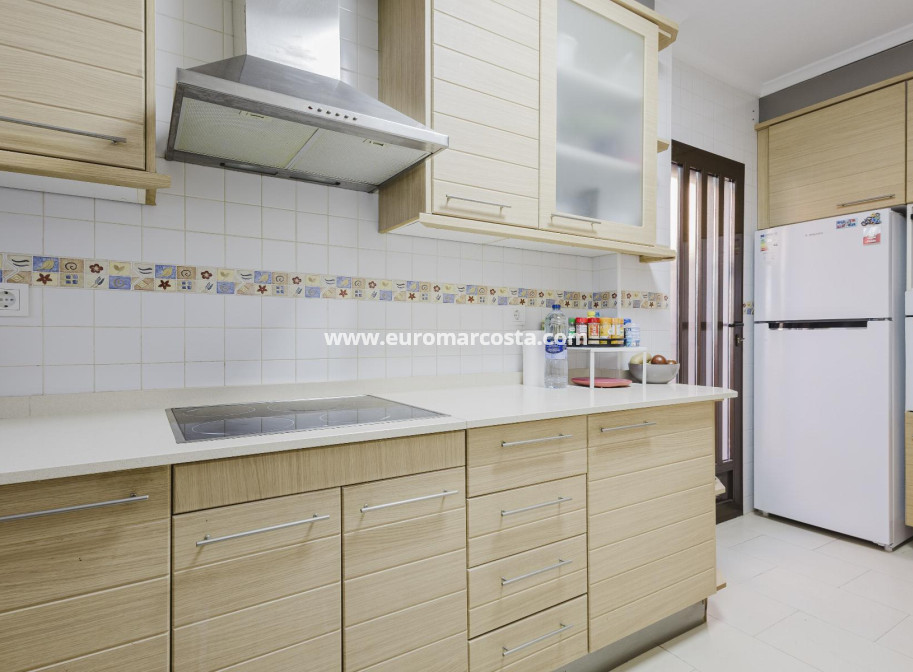 Objekte zum Wiederverkauf - Haus - Torrevieja - TORREVIEJA