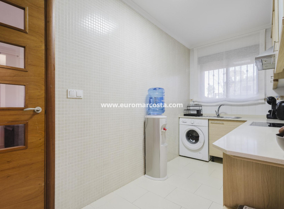 Objekte zum Wiederverkauf - Haus - Torrevieja - TORREVIEJA