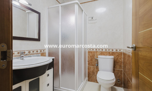 Objekte zum Wiederverkauf - Haus - Torrevieja - TORREVIEJA