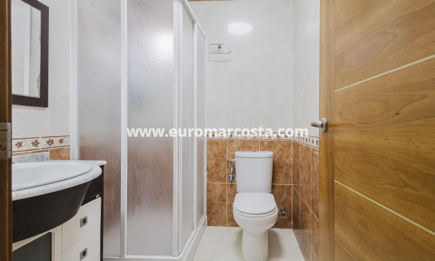 Objekte zum Wiederverkauf - Haus - Torrevieja - TORREVIEJA