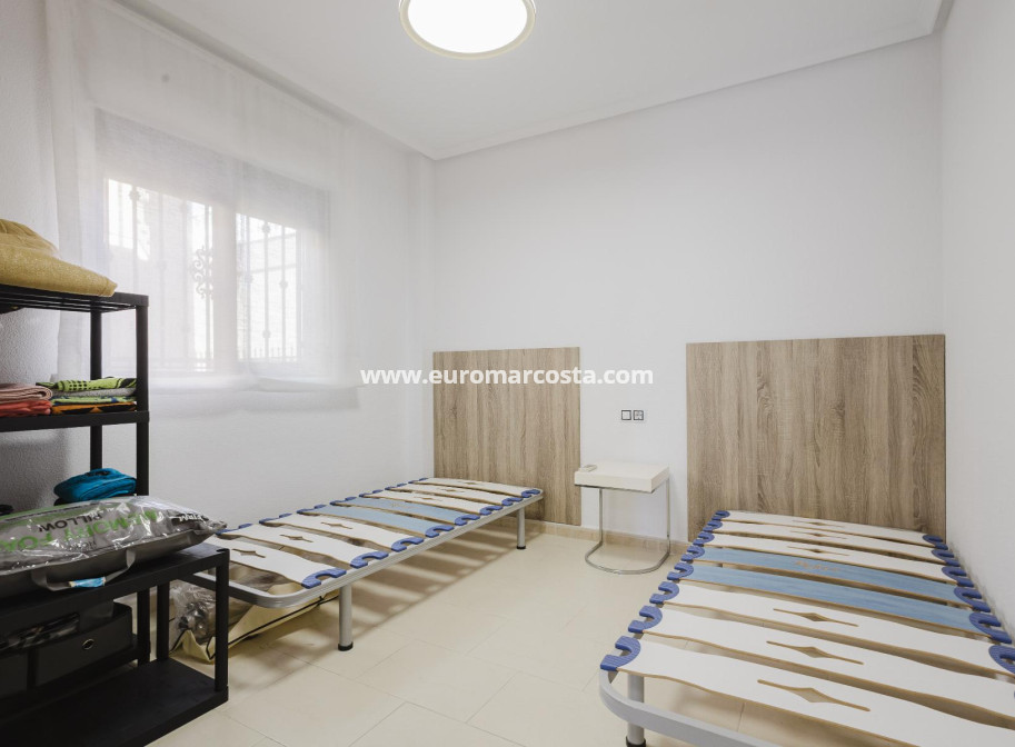 Objekte zum Wiederverkauf - Haus - Torrevieja - TORREVIEJA