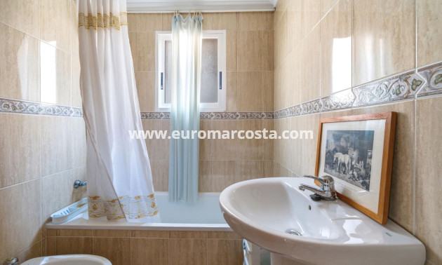 Sale - Apartment / flat - Torrevieja - TORREVIEJA