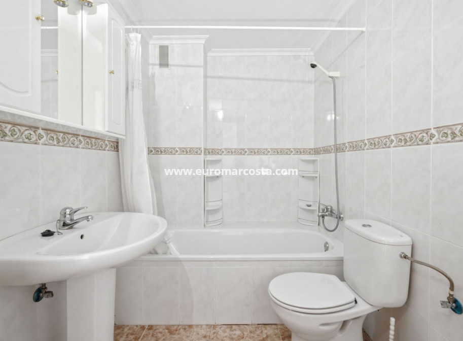 Sale - Apartment / flat - Torrevieja - TORREVIEJA