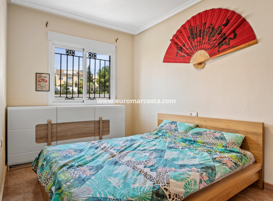 Venta - Villa - Orihuela Costa - Castillo de Don Juan