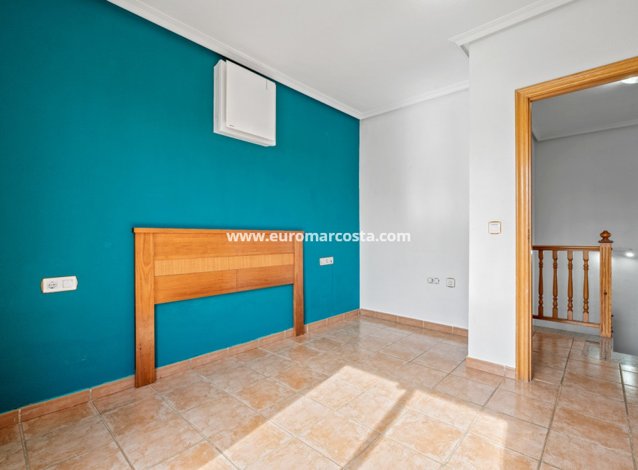 Venta - Villa - Orihuela Costa - Castillo de Don Juan