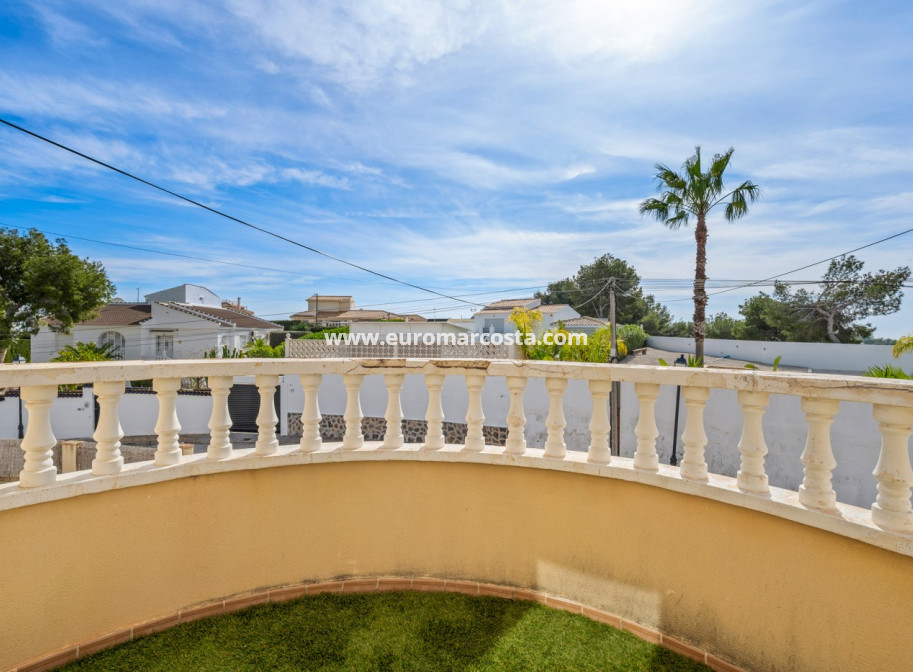 Venta - Villa - Orihuela Costa - Castillo de Don Juan
