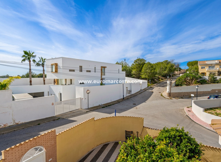 Venta - Villa - Orihuela Costa - Castillo de Don Juan
