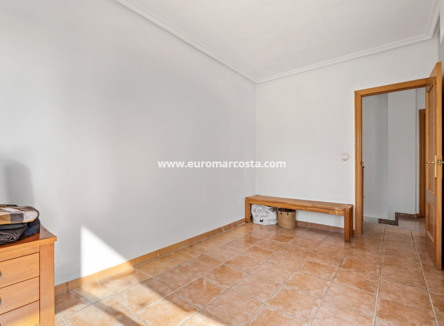 Venta - Villa - Orihuela Costa - Castillo de Don Juan