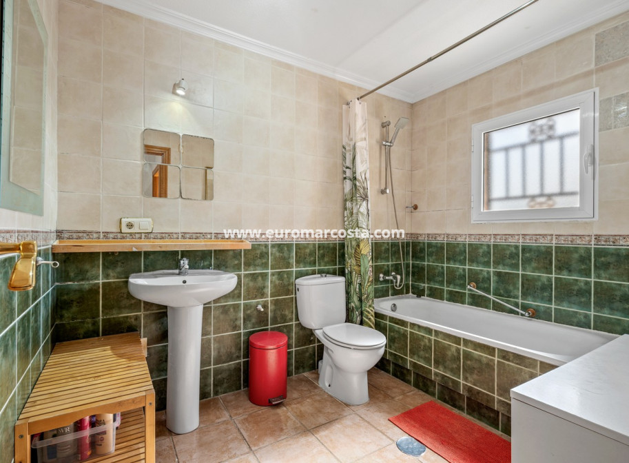 Venta - Villa - Orihuela Costa - Castillo de Don Juan