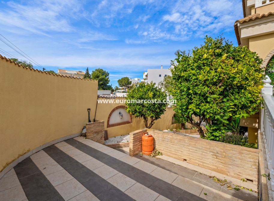 Venta - Villa - Orihuela Costa - Castillo de Don Juan