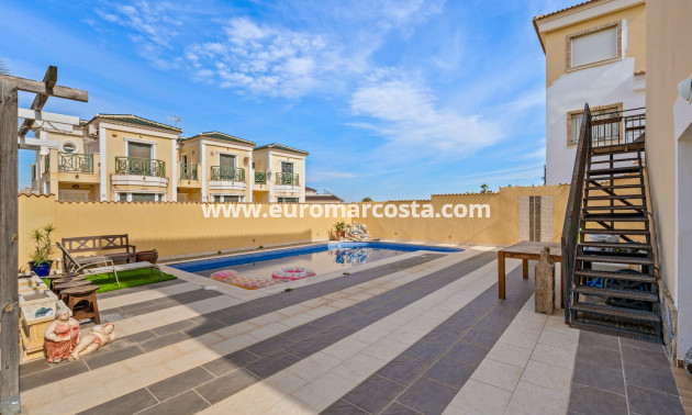 Venta - Villa - Orihuela Costa - Castillo de Don Juan