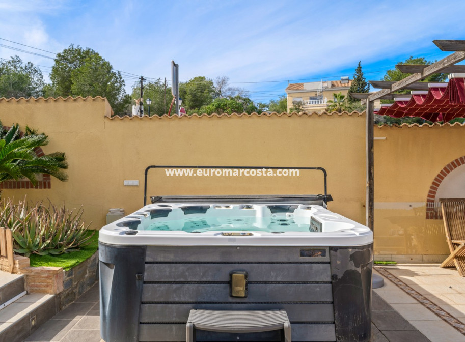 Venta - Villa - Orihuela Costa - Castillo de Don Juan