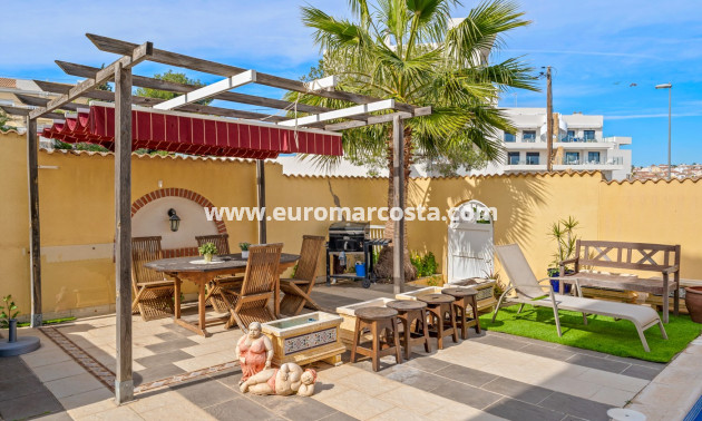 Venta - Villa - Orihuela Costa - Castillo de Don Juan