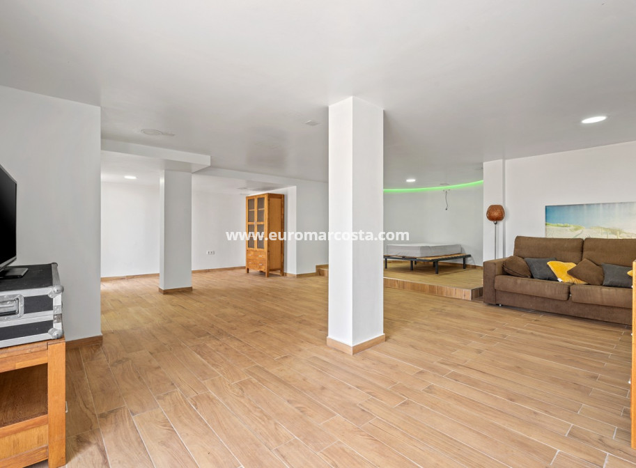 Venta - Villa - Orihuela Costa - Castillo de Don Juan