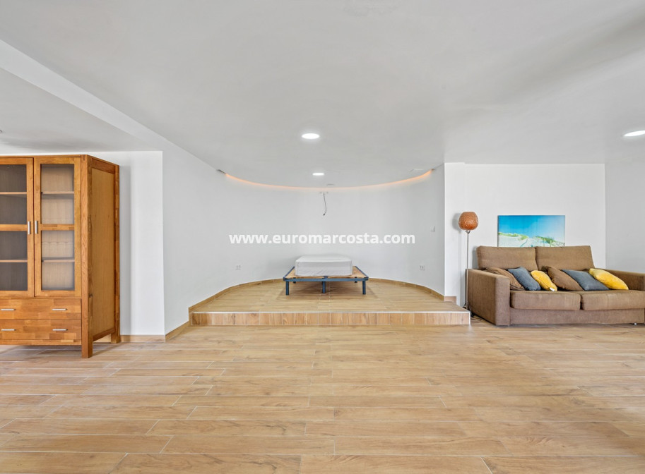 Venta - Villa - Orihuela Costa - Castillo de Don Juan