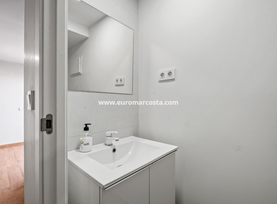 Venta - Villa - Orihuela Costa - Castillo de Don Juan