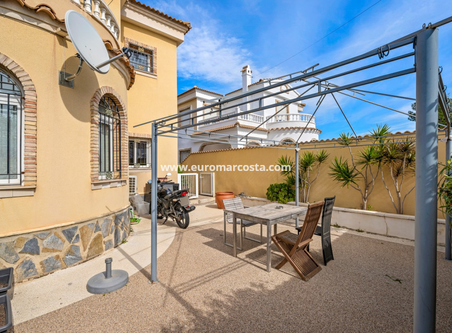 Venta - Villa - Orihuela Costa - Castillo de Don Juan