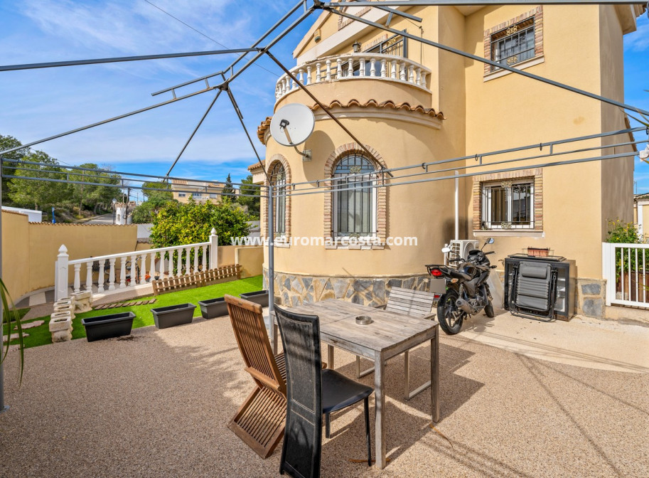 Venta - Villa - Orihuela Costa - Castillo de Don Juan