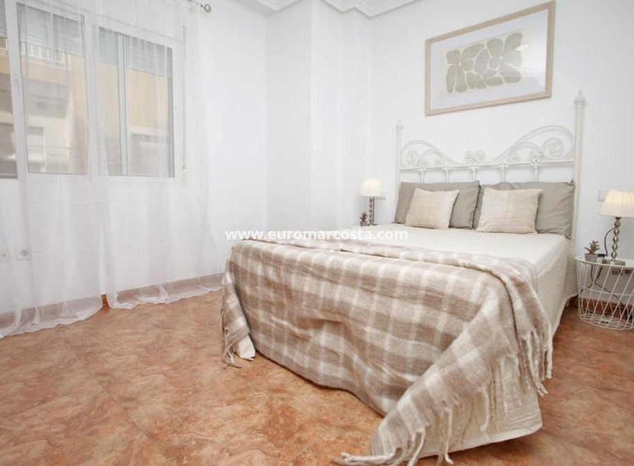 Objekte zum Wiederverkauf - Wohnung - Torrevieja - TORREVIEJA