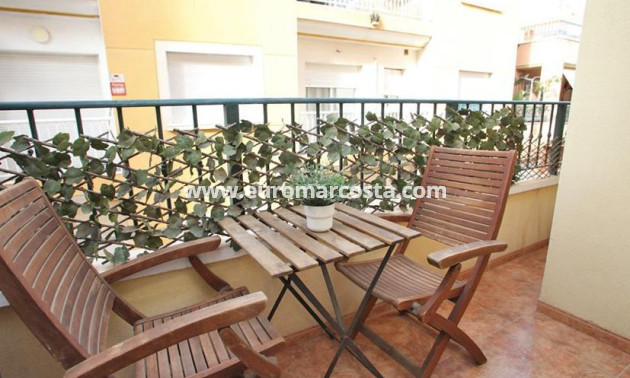 Objekte zum Wiederverkauf - Wohnung - Torrevieja - TORREVIEJA