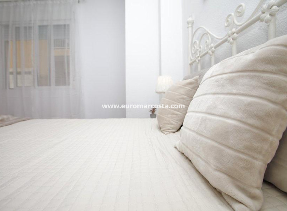 Objekte zum Wiederverkauf - Wohnung - Torrevieja - TORREVIEJA