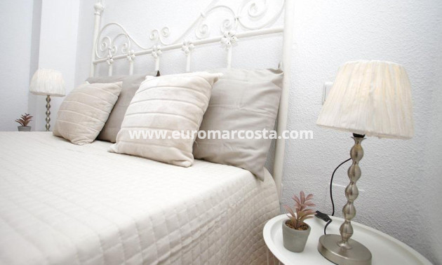 Objekte zum Wiederverkauf - Wohnung - Torrevieja - TORREVIEJA