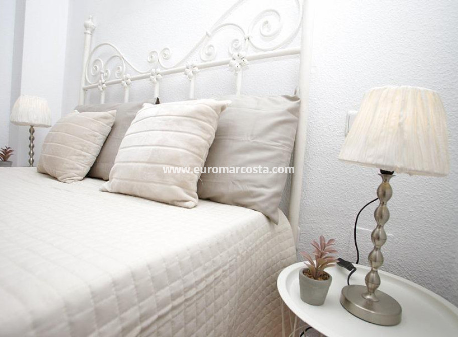 Objekte zum Wiederverkauf - Wohnung - Torrevieja - TORREVIEJA