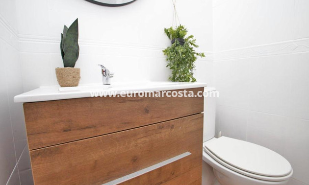 Objekte zum Wiederverkauf - Wohnung - Torrevieja - TORREVIEJA