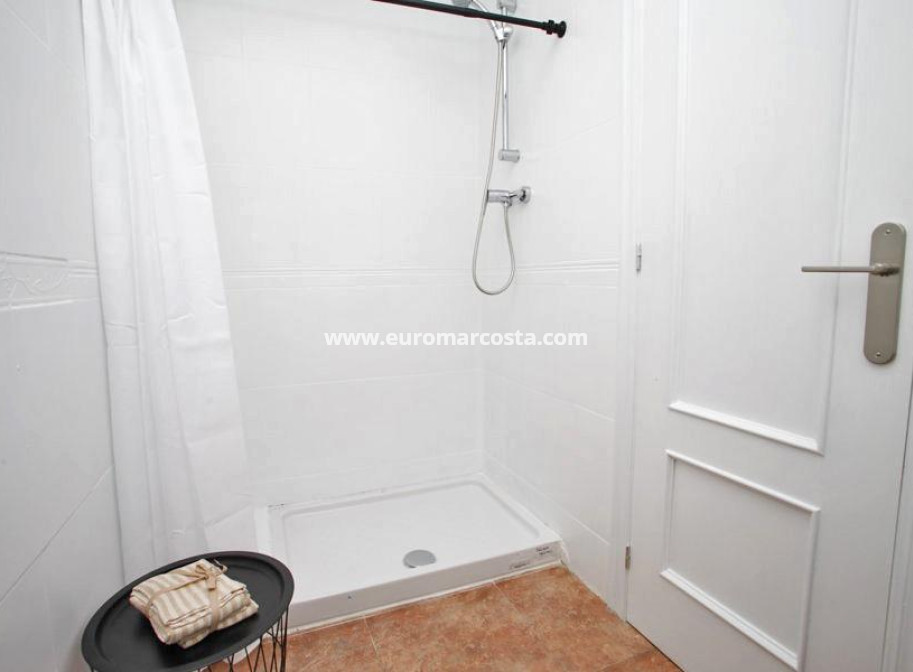 Objekte zum Wiederverkauf - Wohnung - Torrevieja - TORREVIEJA