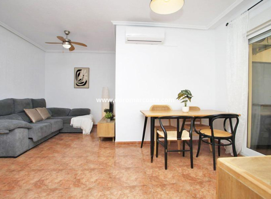 Objekte zum Wiederverkauf - Wohnung - Torrevieja - TORREVIEJA