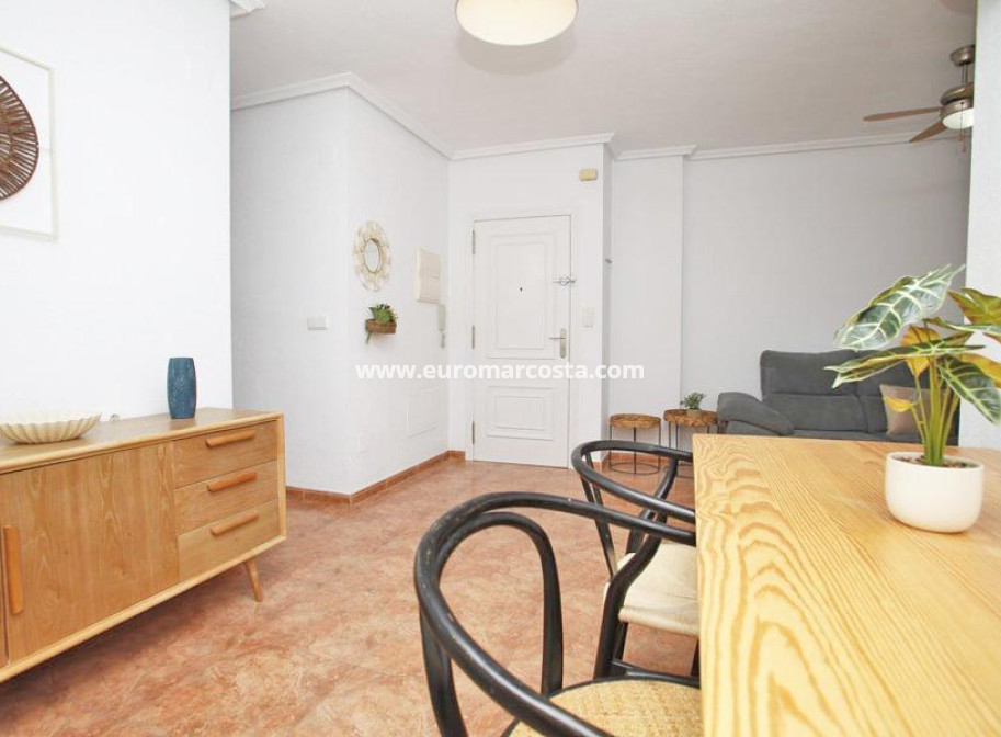 Objekte zum Wiederverkauf - Wohnung - Torrevieja - TORREVIEJA