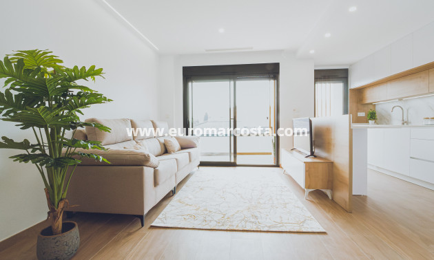 Neubauten - Penthouse - Redován