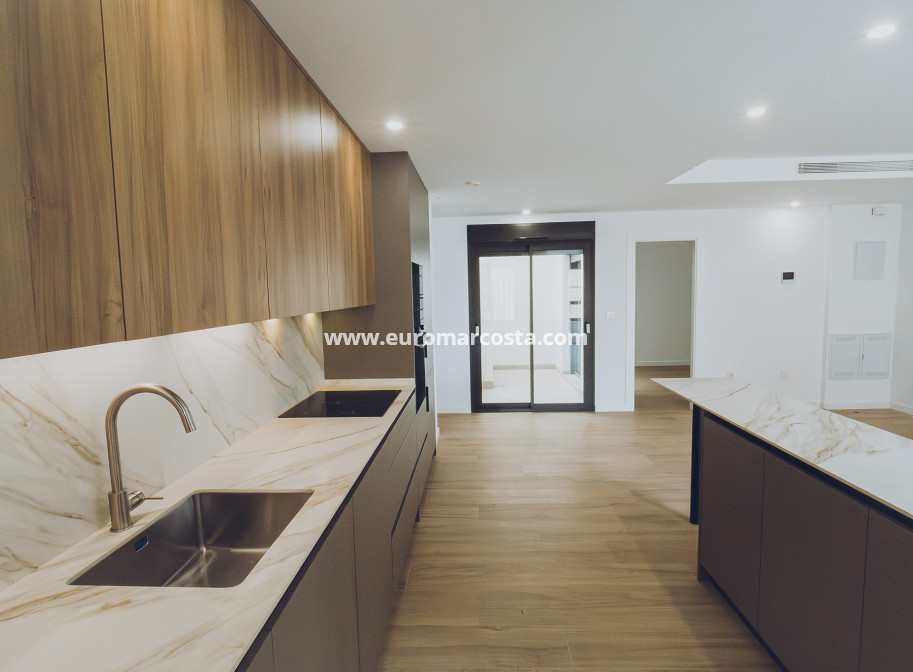 Neubauten - Penthouse - Redován